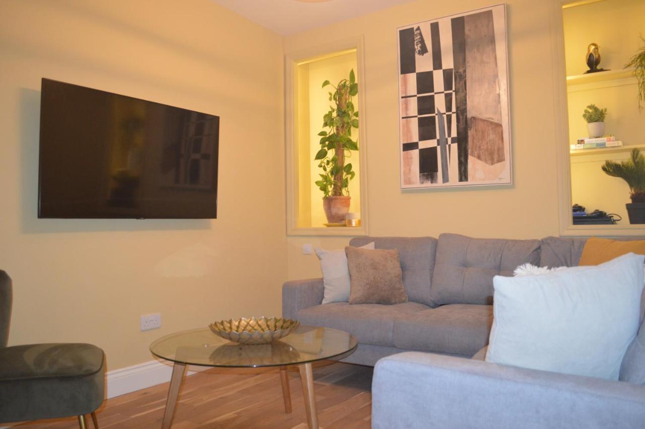 Holiday home Escape 2 Unwind, At The Carinya - Sleeps 6 York