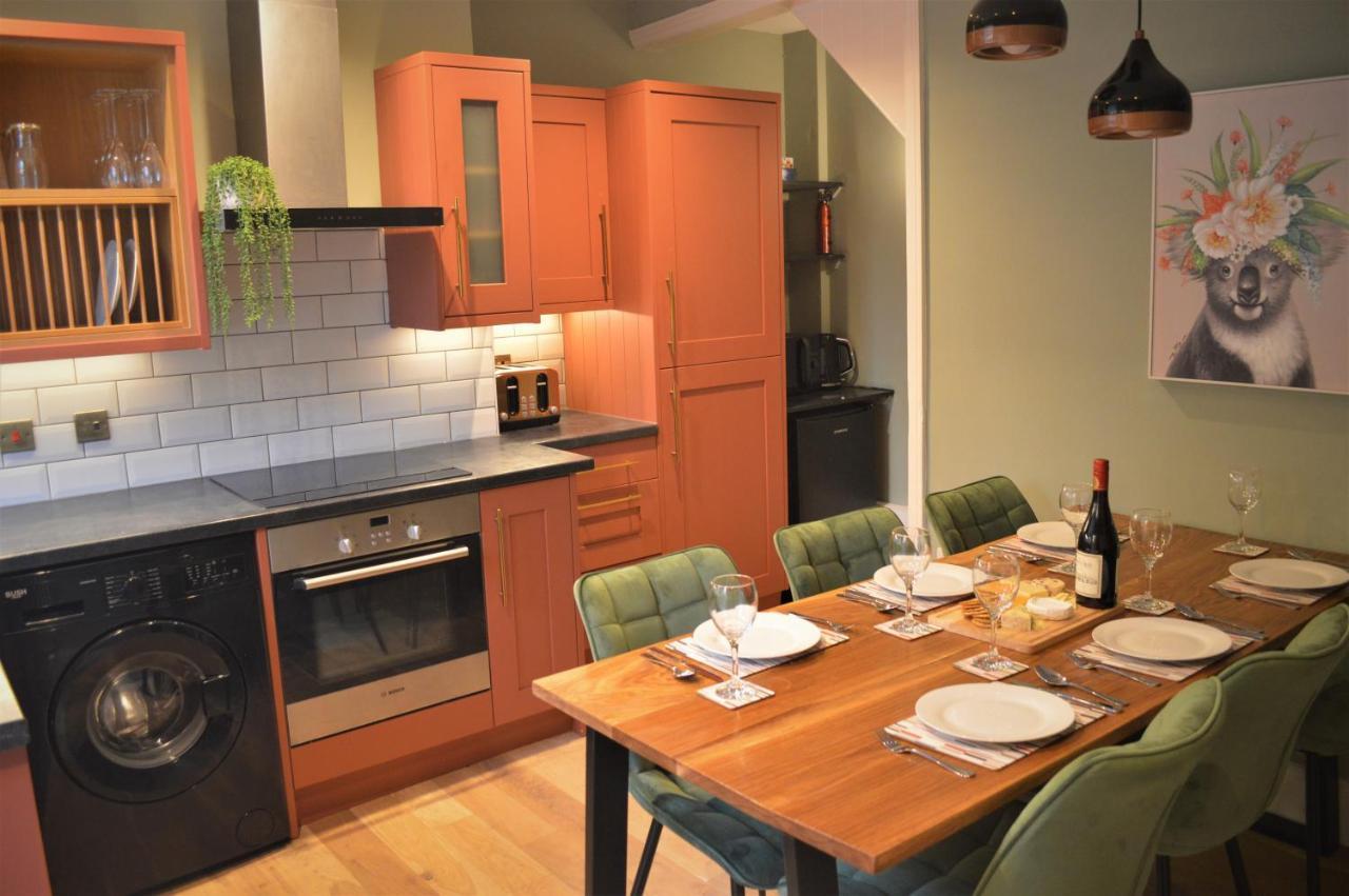 Escape 2 Unwind, At The Carinya - Sleeps 6 Holiday home